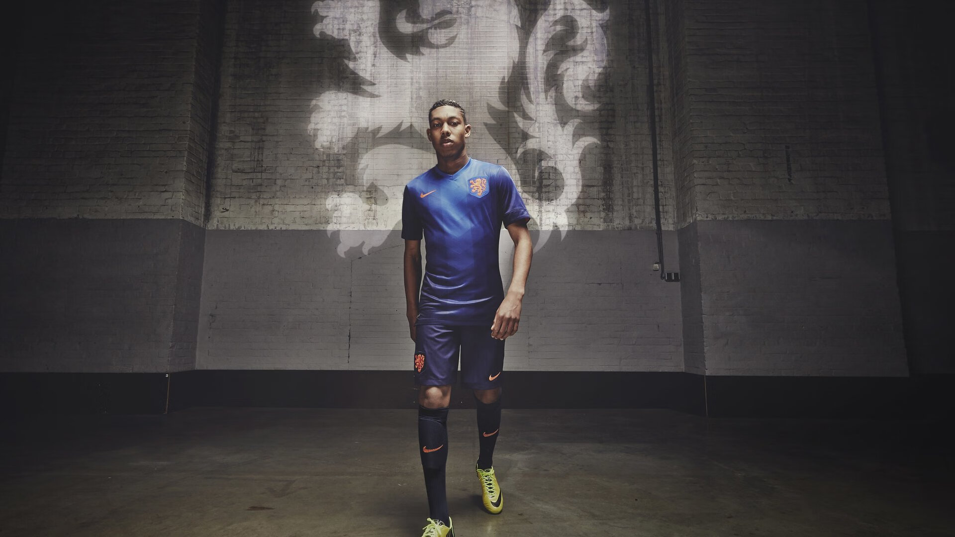 综合体育系“极简装备综合挑战赛” 限制器材种类考验设计能力